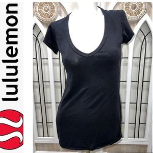 ✨Women's lululemon shirt / tee✨